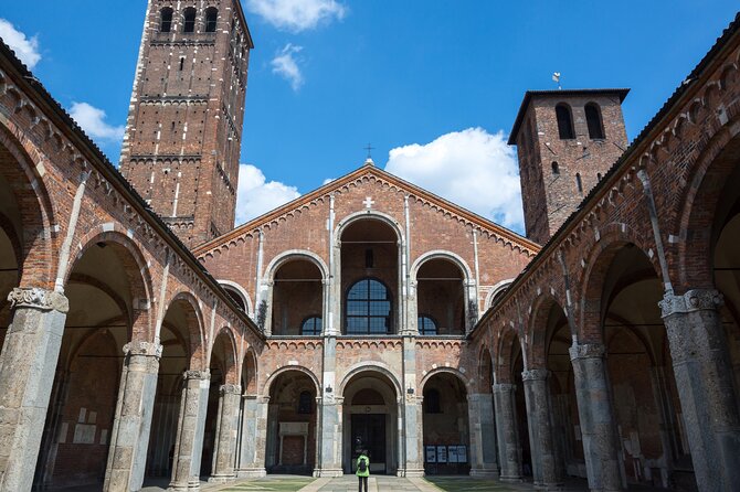 Milan Highlights Self Guided Scavenger Hunt and Walking Tour - Start Time and End Point