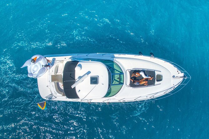 Montego Bay Private Yacht Tour W/Open Bar & Lunch - Food and Drinks