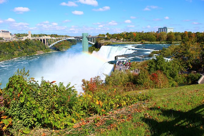 Niagara Falls Day and Night Combo Plus Dinner & Fireworks - Positive Feedback on Tour Guides and General Information