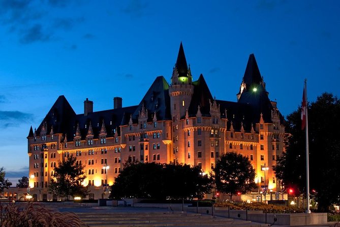 Ottawa Small Group Night Tour With River Cruise Light Show - Northern Lights Show
