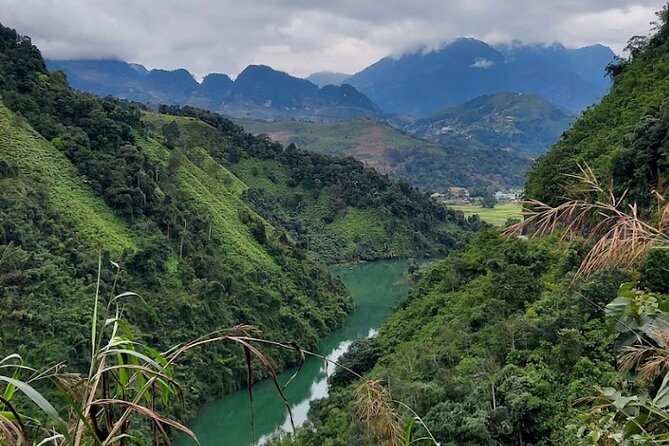 Private 3 Days and 2 Nights Tour in Ha Giangs Remote Borderlands With Guide - Tour Guide and Local Knowledge