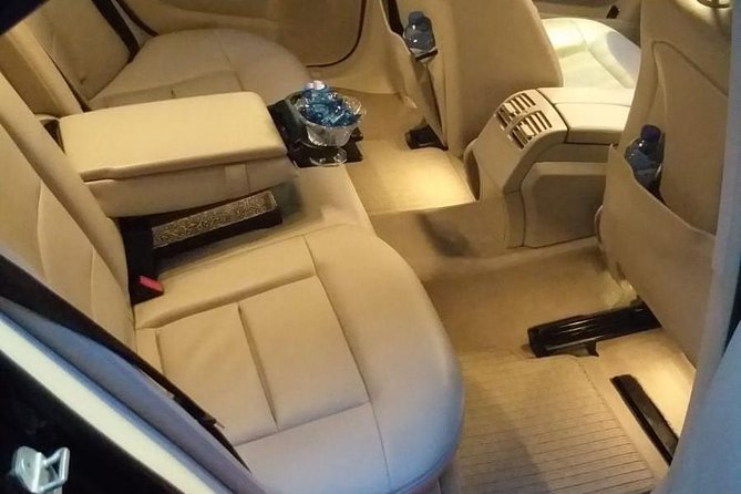 Private Arrival Transfer From Brussels Airport or City to Paris by Luxury Car - Complimentary Waiting Time Included