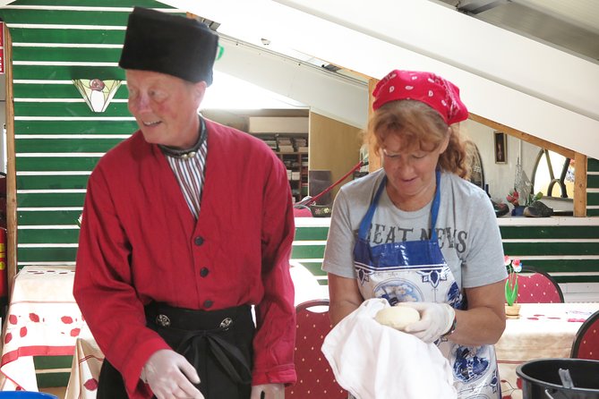 Private Farmhouse Cheesemaking Workshop - Secrets of Dutch Cheese Production