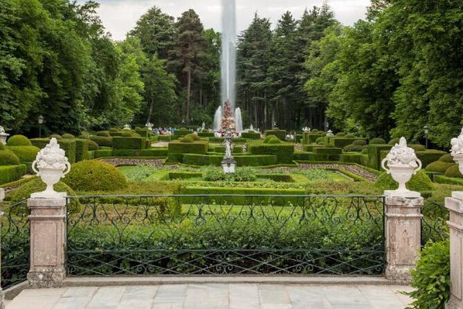 Private Guided Tour With Admission to La Granja and Fabrica De Vidrio - Booking and Payment Options