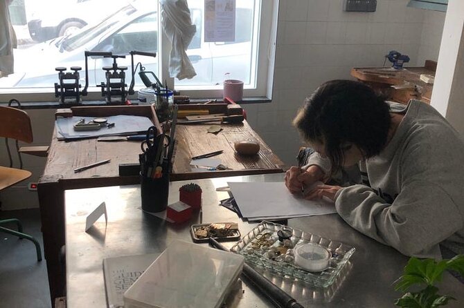 Private Initiation Workshops to Jewelry in Coruña - Directions