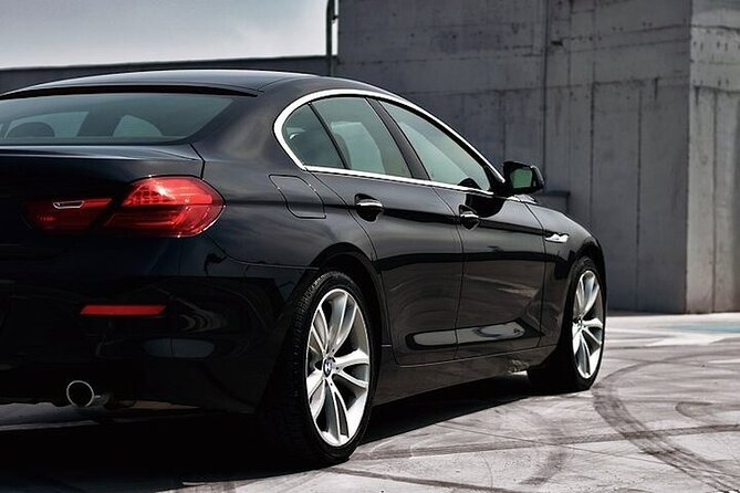 Private One-way Transfer Harry Reid Airport To Las Vegas - The Sum Up