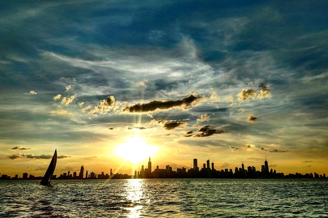 Private Sunset Sail on Lake Michigan With Breathtaking Views of Chicago - Reviews