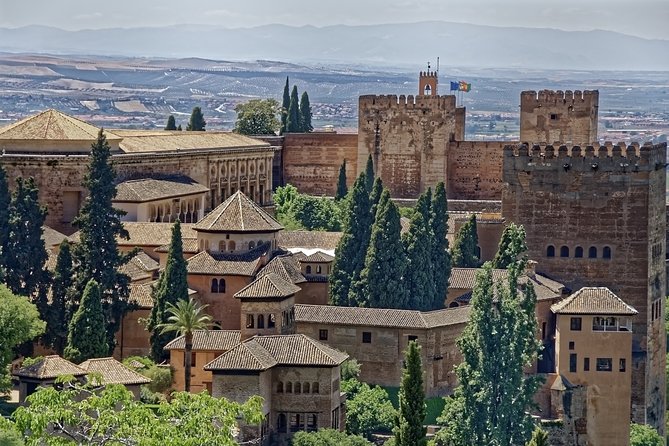 Private Tour of the Best of Granada - Sightseeing, Food & Culture With a Local - Exclusive Insider Insights