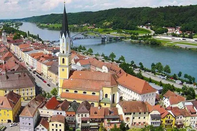 Private Transfer: Munich City to Cruise Port Passau in Luxury Van - Background Information