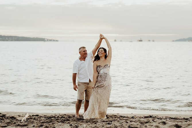 Private Vacation Photography Session With Local Photographer in Vancouver - Receive Online Image Gallery