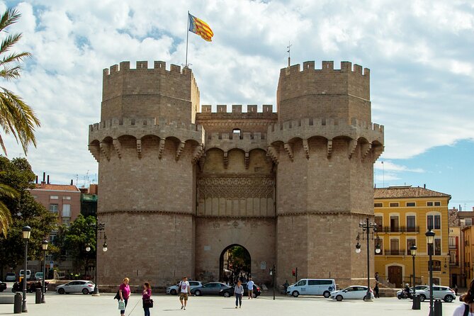 PRIVATE Walking Tour Historical Center With Local Expert - Local Expertise
