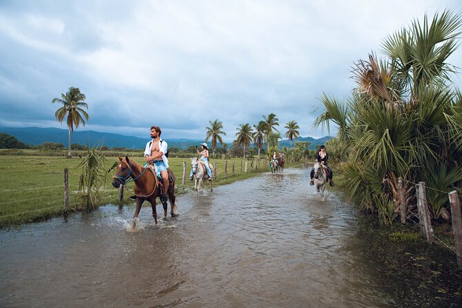 Puerto Escondido Small-Group Horseback Riding Tour - Inclusions and Pickup Details