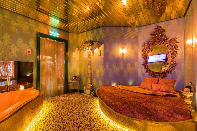 Red Light Secrets Museum Amsterdam & 1-Hour Canal Cruise - Traveler Tips for the Canal Cruise