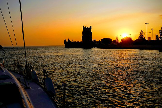 Relaxing Sailboat Cruise Along the Tagus - Customer Reviews
