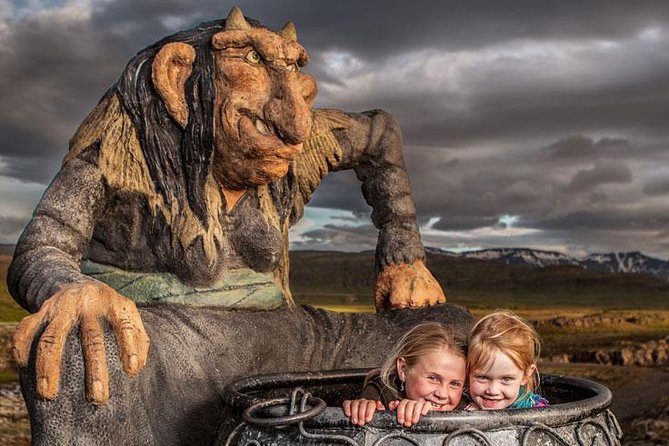 Reykjavik Folklore Walking Tour: Meet the Elves, Trolls & Ghosts of Iceland - Guide and Entertainment