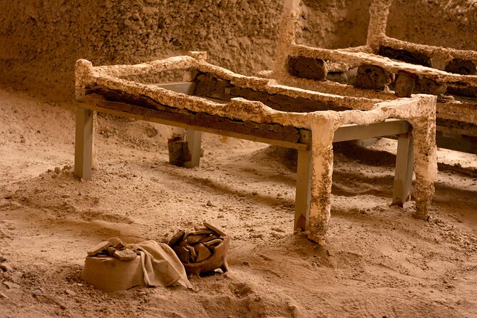 Royalty We Guide You in the Past in Santorini Island - Traveler Participation and Group Size