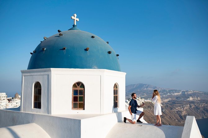 Santorini Walking Tour With a Personal Photographer - Meeting and Pickup