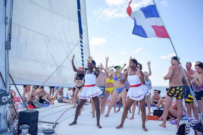 Saona Island Catamaran Adventure With Free Food and Transportation - Tips for a Smooth and Enjoyable Experience