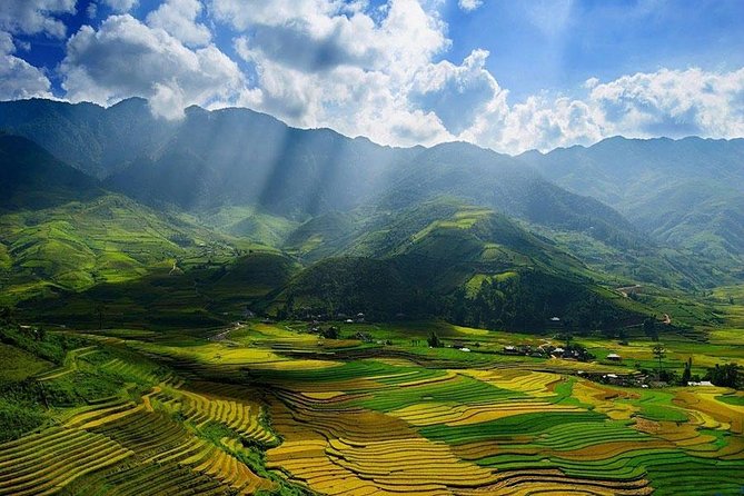 Sapa 2 Days 1 Night Bac Ha Market Tour (Overnight In Hotel) - Bac Ha Market Visit