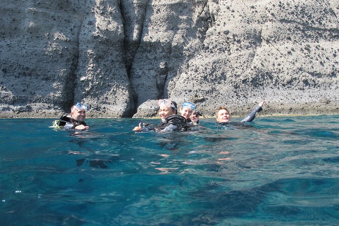 Scuba Diving Adventure in Santorini - All-Inclusive Scuba Diving Gear and Training
