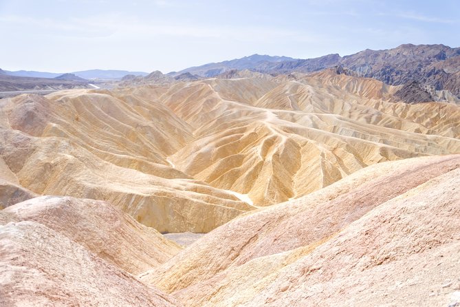 Small-Group Death Valley National Park Day Trip From Las Vegas - Mixed Reviews on Tour Guide Performance