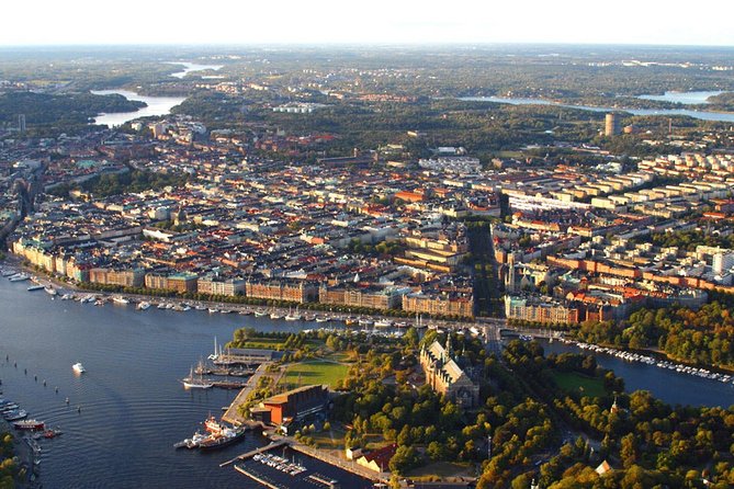 Stockholm Airport Transfers : Airport ARN to Stockholm City in Luxury Car - Professional and Reliable Service