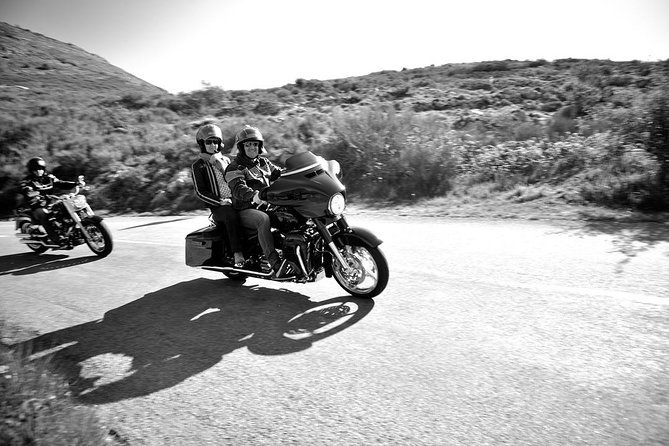 Stroll on a Harley Davidson, Full Day Passenger Duet With Your Guide - Immerse Yourself in the Freedom of the Open Road