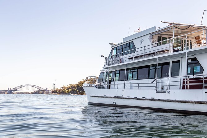 Sydney Combo: Morning Sightseeing to Bondi & Harbour Lunch Cruise - Capturing Stunning Views of the City