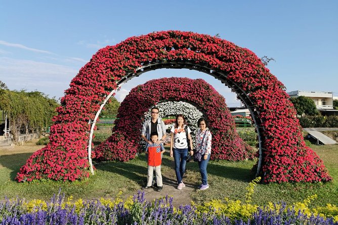 Taipei to Taichung Zhongshe Flower Market and Rainbow Village Day Trip - Local Cuisine Experience
