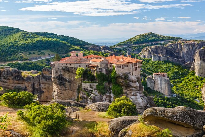 Thessaloniki: Full-Day Meteora Tour by Train With Optional Lunch - Start Time and Duration