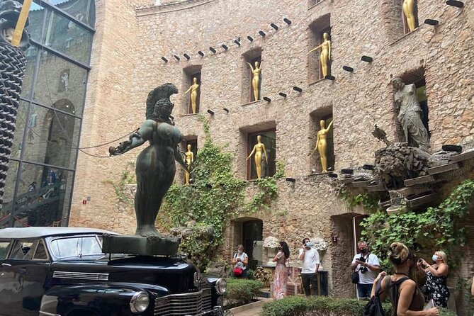 Ticket for the Dalí Museum in Figueres - Minimum Traveler Requirement