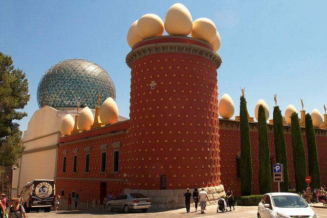 Touristic Highlights of Figueres on a Private Half Day Tour With a Local - The Sum Up