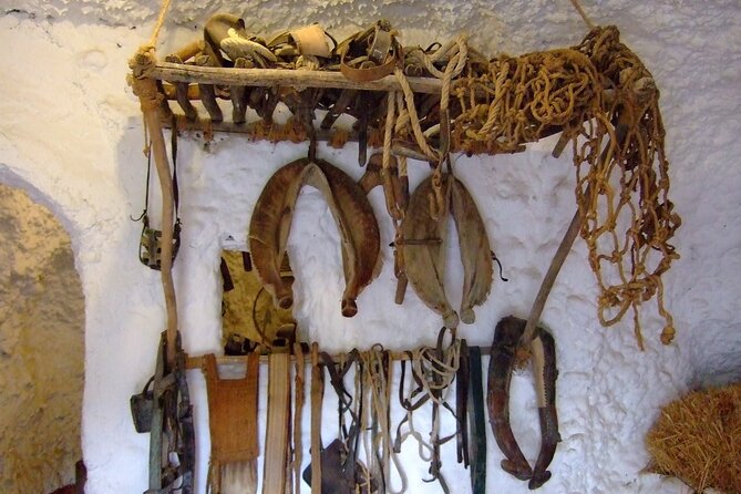 Touristic Highlights of Sacromonte Caves on a Private Full Day Tour With a Local - Art and Handicrafts in Sacromonte