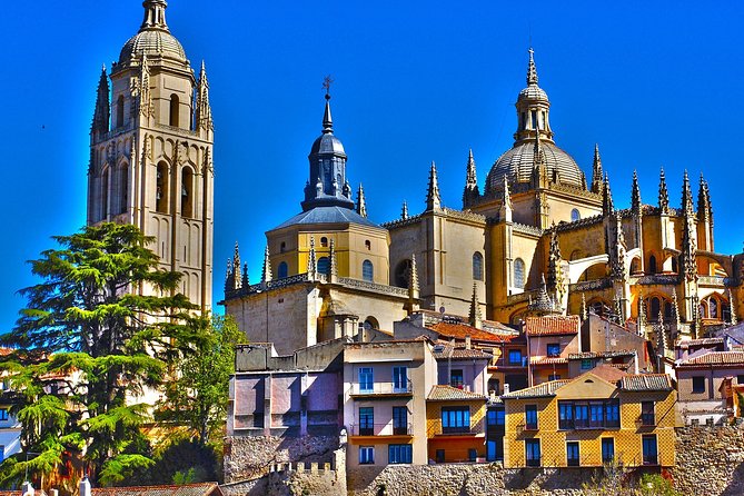 Touristic Highlights of Segovia on a Private Half Day Tour With a Local - Plaza Mayor