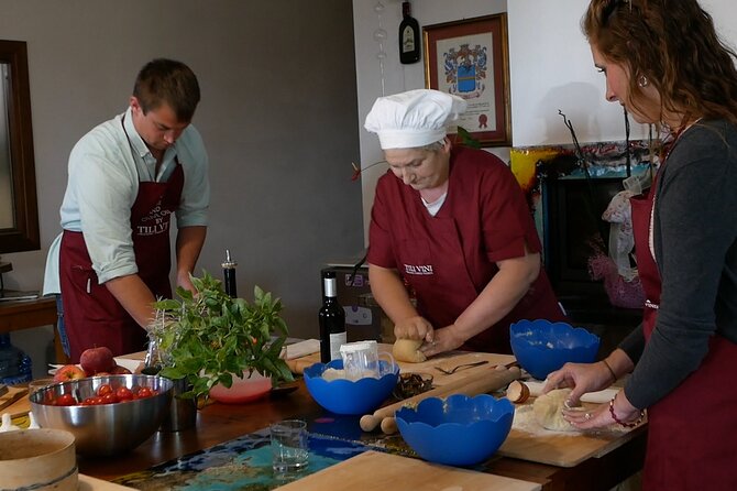 Umbrian Regional and Traditional Cooking Class With Lunch in Assisi - Cooking Umbrian Appetizers, Pastas, and Meat Dishes