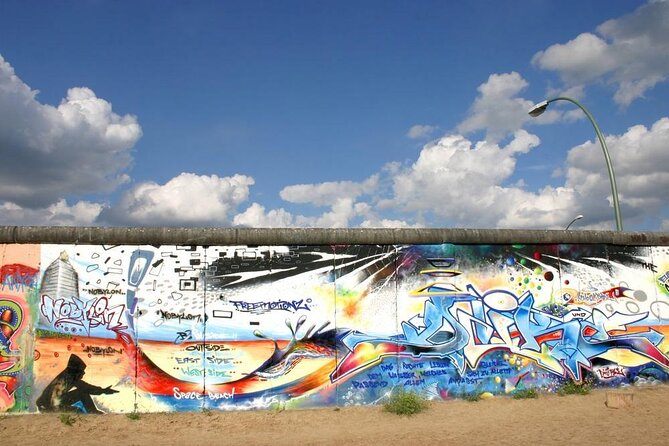 4h Graffiti Private City Tour With Vehicle and Photographer Guide