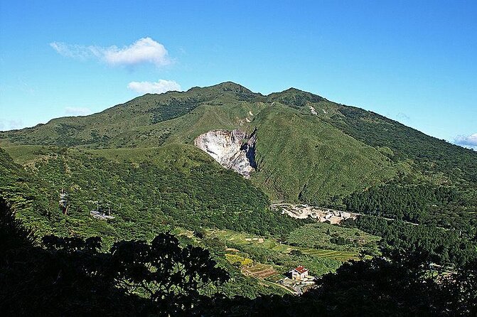 5-Hour Vegetarian Private Tour – Visit Yangmingshan and Taste Veggie Cuisine