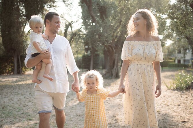 1 Hour Private Family Photoshoot and Portrait Session in France - Digital Delivery of Edited Images