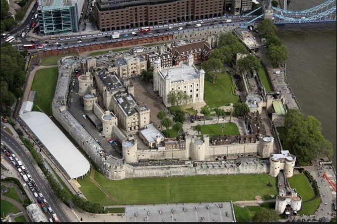 2 Day Tour: Churchill, Tower of London, Kensington, St Pauls - Day 2: Thames River Cruise