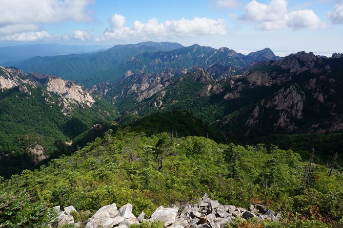 2-Days: Real Hiking to Mt Seorak Summit(1,708m) With Professional Mountaineer - Hiking Difficulty and Safety