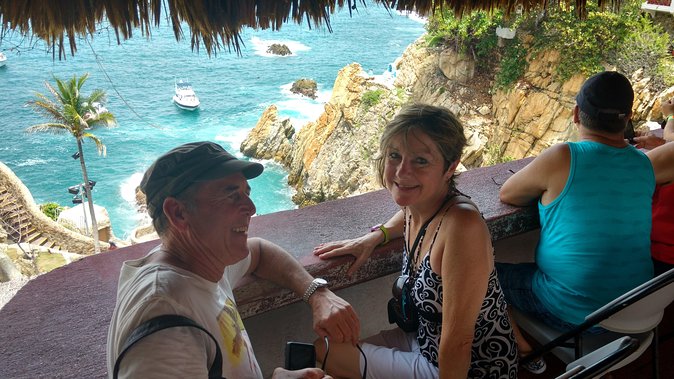3-hour Iconic High Cliff Divers Shows & Flea Market Shopping Time - Flea Market Shopping Details