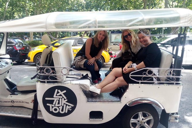 3 Hour Private ECO Tuk Tuk Tour of Lisbon With Cherry Liqueur - Visiting Lisbon Cathedral