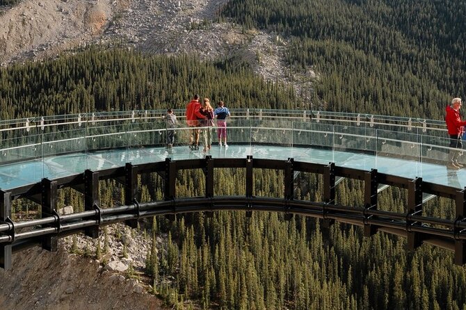 4 Days Fairmont Experience Rocky Mountains Jasper Yoho NP Tour - Accommodation and Amenities