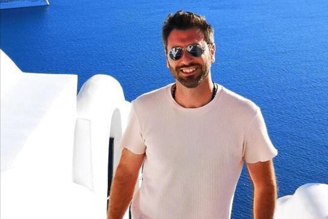 6-hour Santorini Tour, All Must-see Places, Photoshoot and History Lesson - Places to Visit