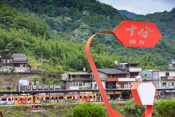 7-Hour Jiufen Night View, Shifen Waterfall & Raohe Market Tour - Directions