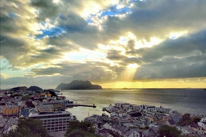 Aalesund Highlights Alnes the Most Beautiful Island 3H Excursion - Common Questions