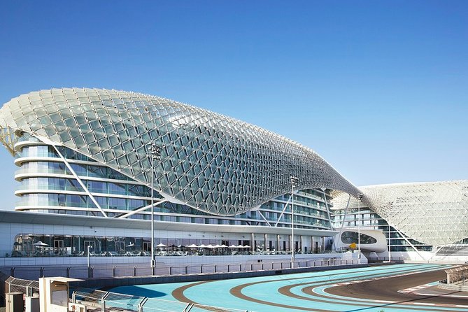 Abu Dhabi Airport Transfers : Airport AUH to Abu Dhabi City by Luxury Van - Book Your Luxury Van Transfer Today