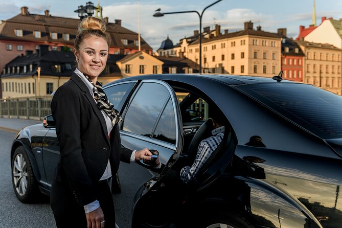 Airport Limousine Transfer: Arlanda Airport to Stockholm City 1-7 Passengers - Duration