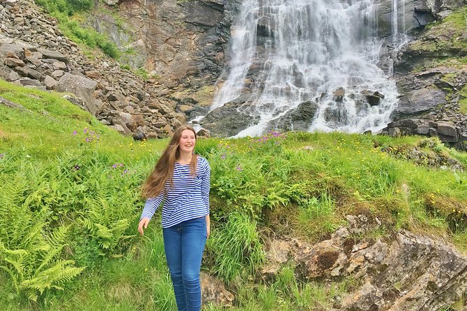 AMAZING HARDANGER FJORD: Private Guided Round Trip From Bergen, 10 Hours - Delicious Local Cuisine
