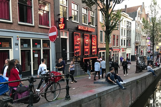 Amsterdam Red Light District and Coffee Shop Private Tour - The Sum Up
